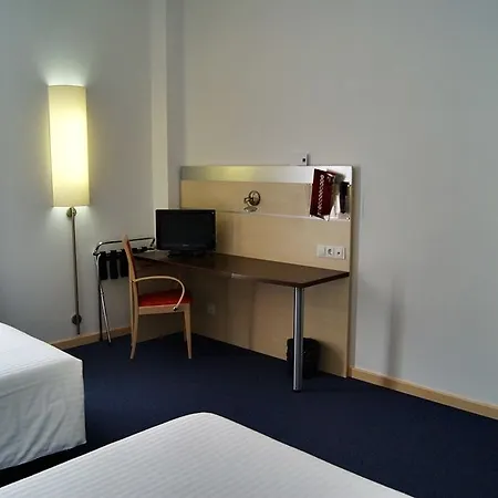 Отель Yit Ciudad De 3*