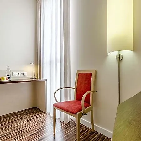 Отель Yit Ciudad De 3*