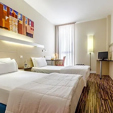 Отель Yit Ciudad De 3*